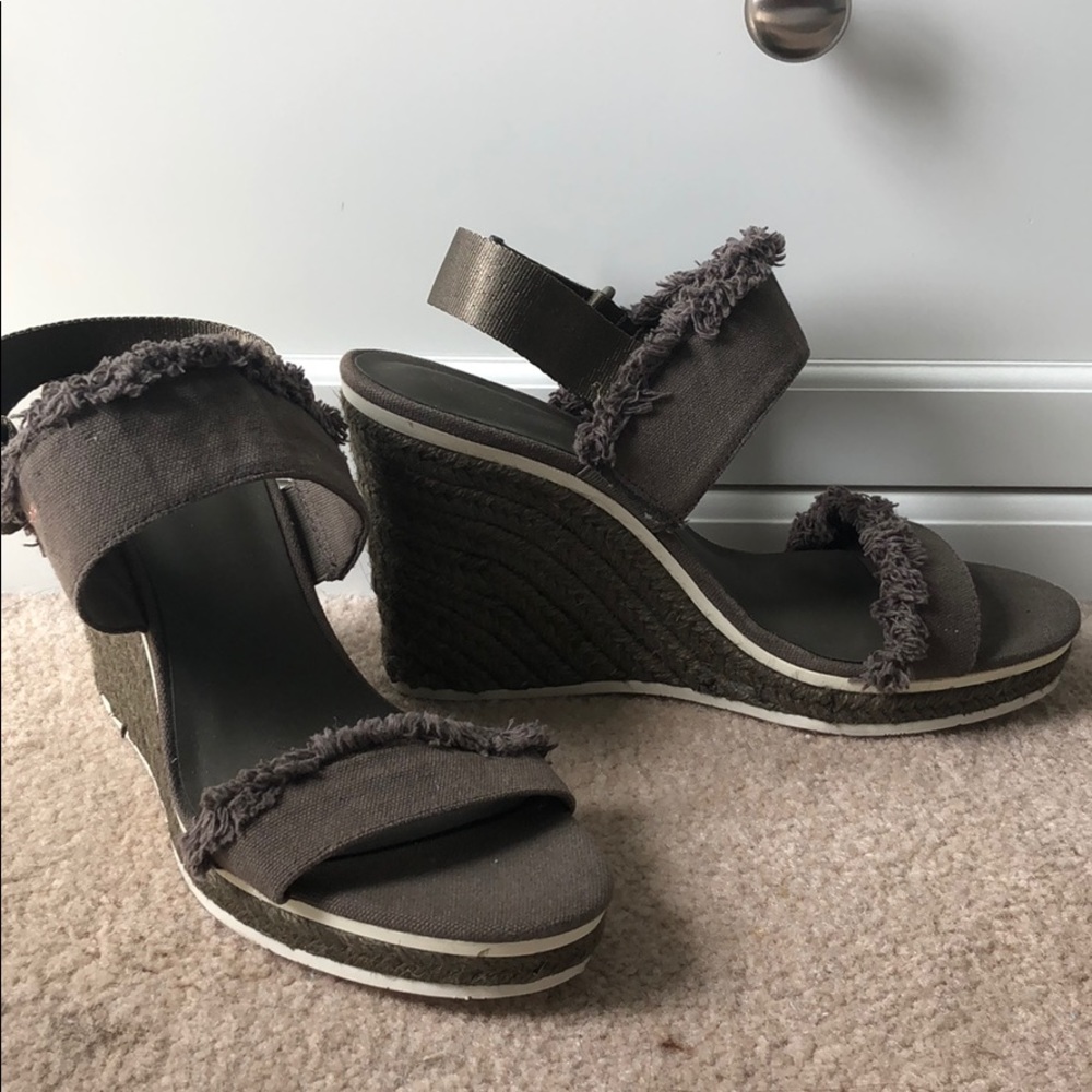 CK Wedges
